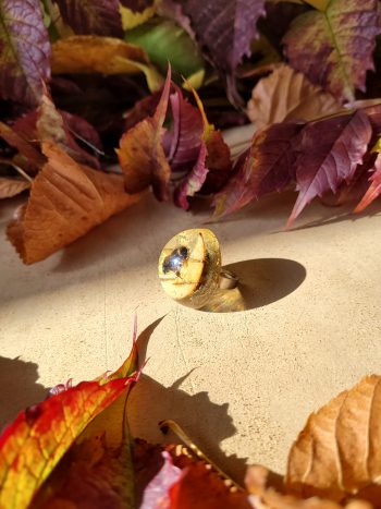 Petite bague abeille, lune et paillette – Image 3