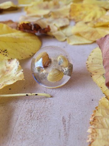 Grande bague coques de Loire et poudre dorée – Image 3